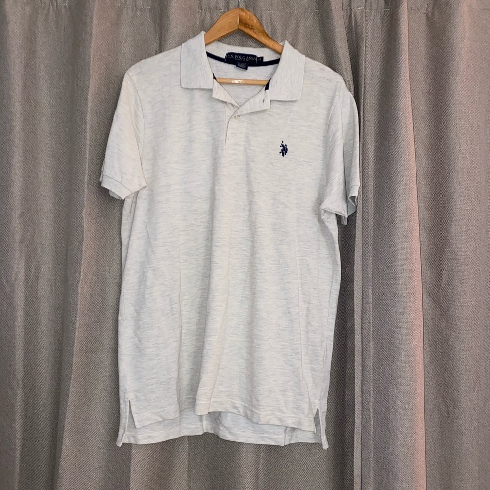 NWOT Men’s Gray Polo Assassin Collared Shirt Size Medium